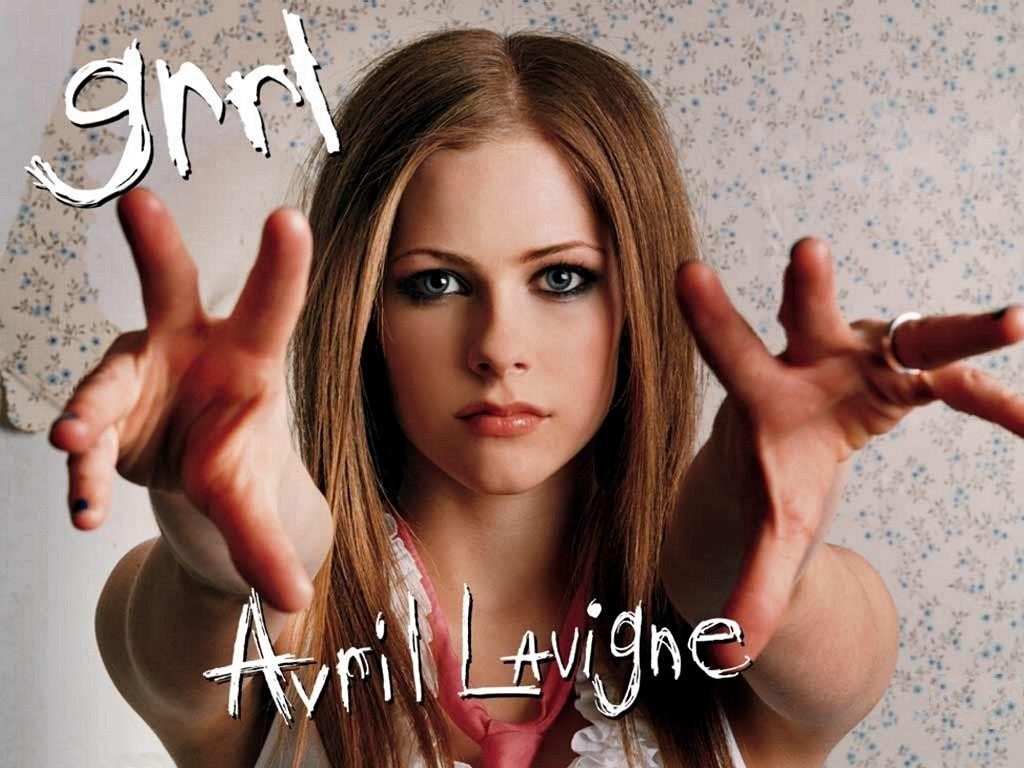 Avril Lavigne Fashion Styles - punk and street styles
